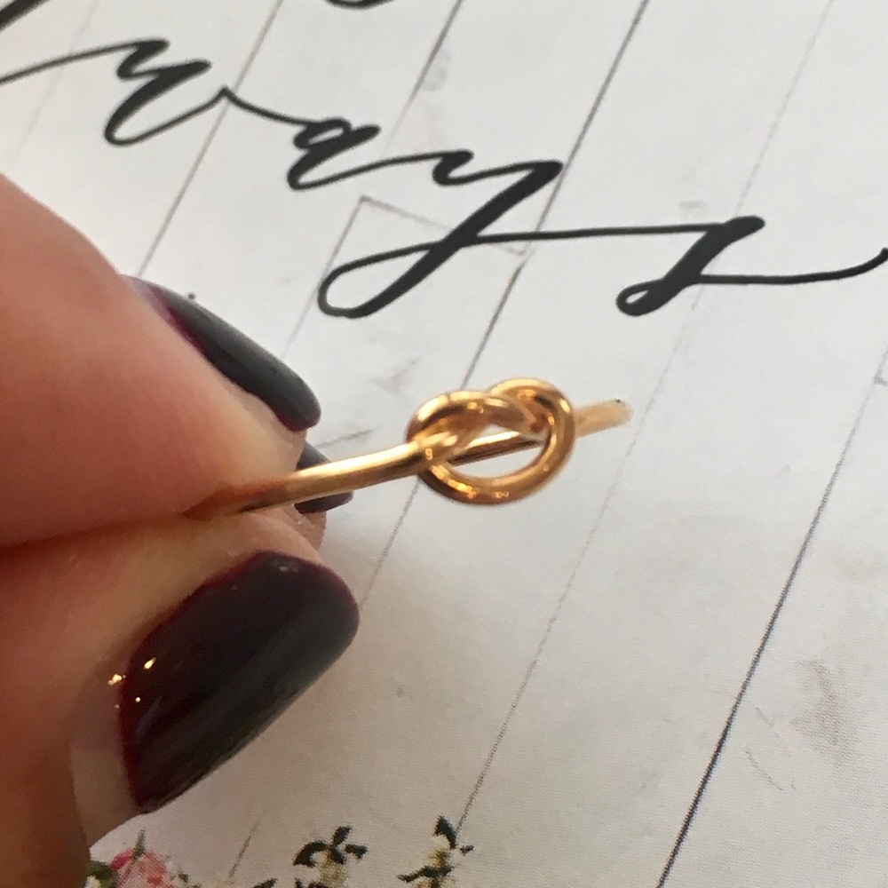 Thin Gold Love Knott Ring